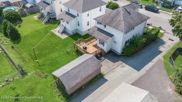 705 Clark ST, Throop, PA 18512
