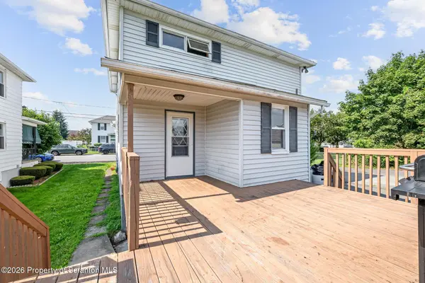 705 Clark ST, Throop, PA 18512