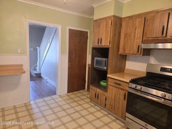 1002 Monroe AVE, Scranton, PA 18510