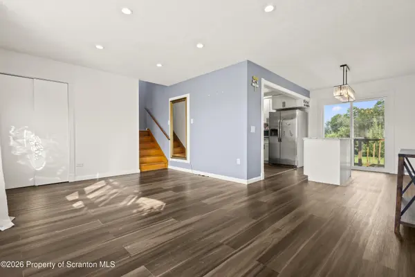 45 Sunrise DR, Wilkes-barre, PA 18705
