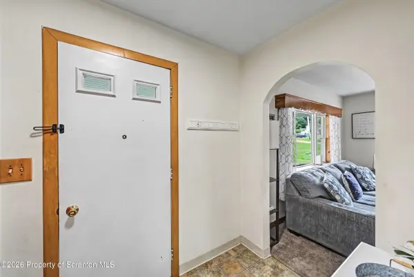 379 Daleville HWY, Covington Twp, PA 18444