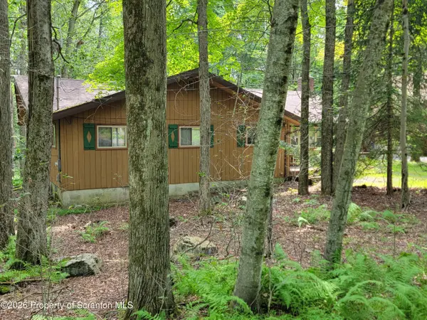 278 Elk Run RD, Pocono Lake, PA 18347