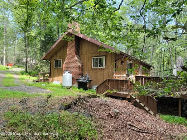 278 Elk Run RD, Pocono Lake, PA 18347