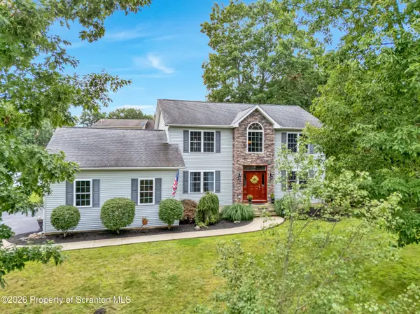 21 Autumn DR, Mountaintop, PA 18707