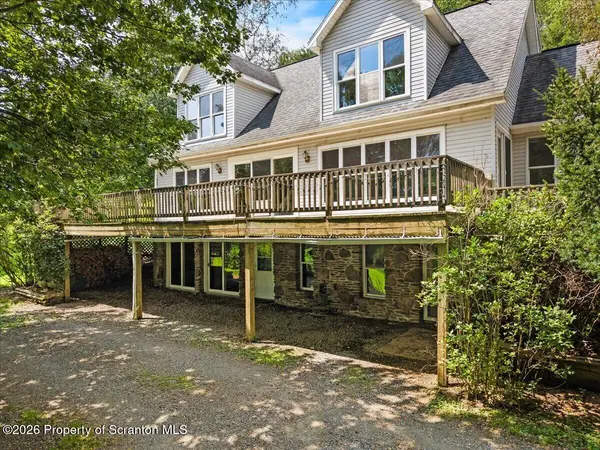 232 Cross Country RD, Hop Bottom, PA 18824