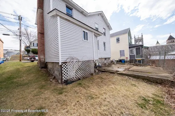 55 Terrace ST, Carbondale, PA 18407
