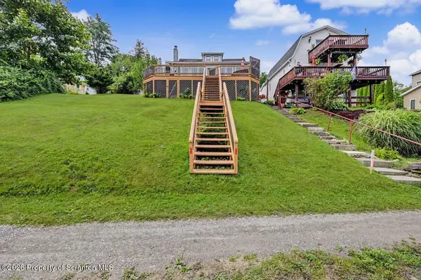 118 Evergreen LN, Factoryville, PA 18419
