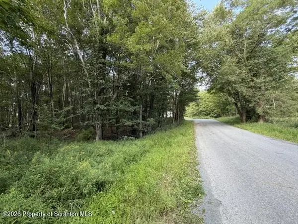 265 N Smith RD, Waymart, PA 18472