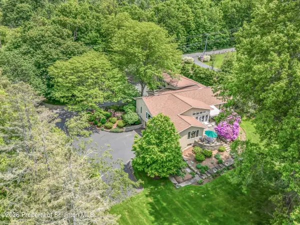713 Glenburn RD, Waverly Twp, PA 18411