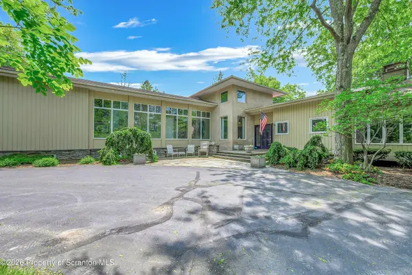 713 Glenburn RD, Waverly Twp, PA 18411
