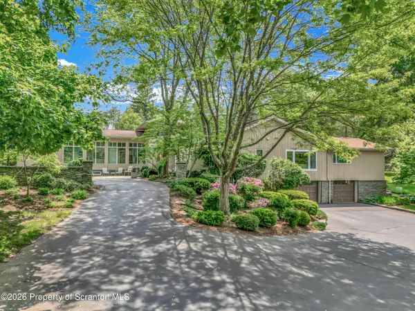 713 Glenburn RD, Waverly Twp, PA 18411