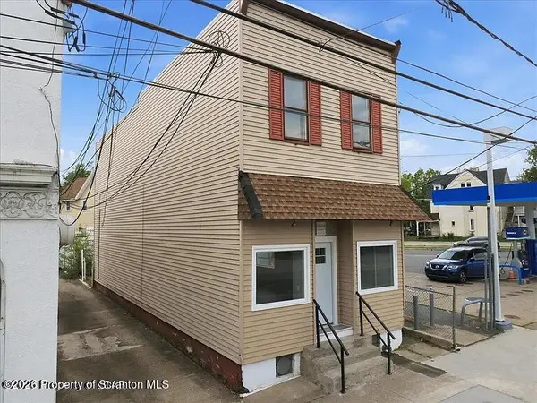 13 Carey AVE, Wilkes-barre, PA 18702