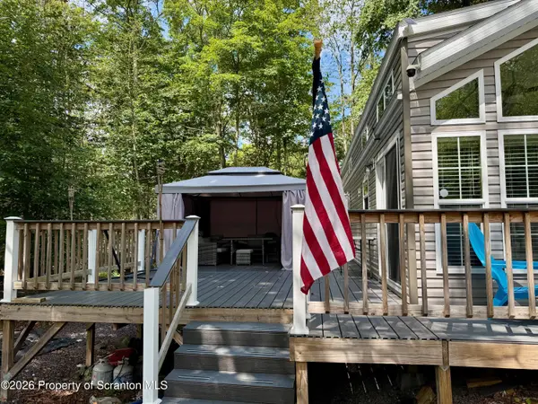 290 Shetland TRL, Covington Twp, PA 18424