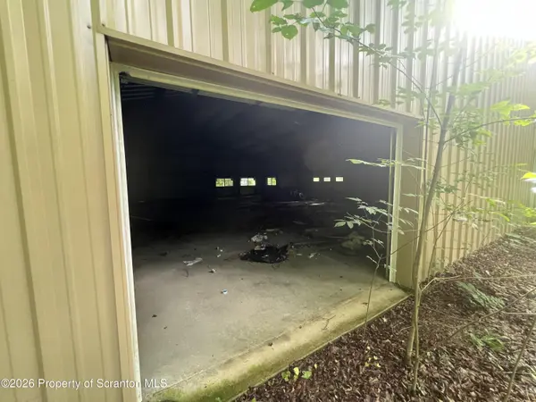 698 Hinkley RD, Meshoppen, PA 18630