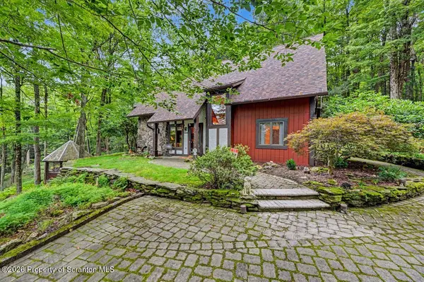 121 State Route 2067, Clifford Twp, PA 18470