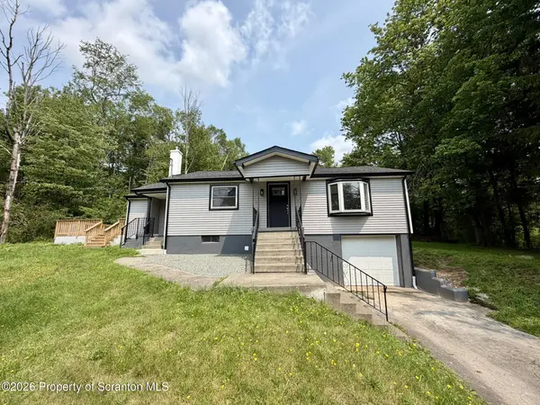 499 State Route 106,  Greenfield Twp,  PA 18407