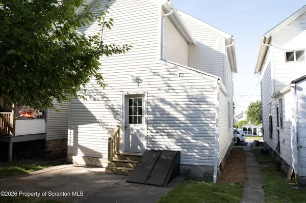 307 W Taylor ST, Taylor, PA 18517