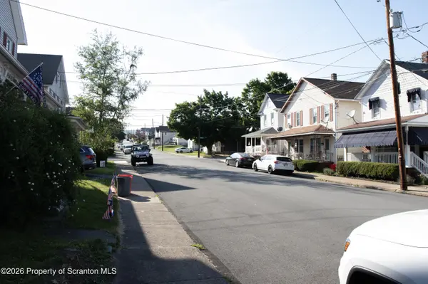 307 W Taylor ST, Taylor, PA 18517