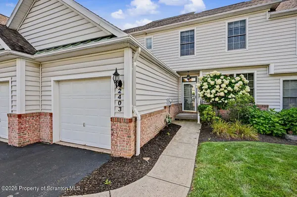 2403 Browning Close, Moosic, PA 18507