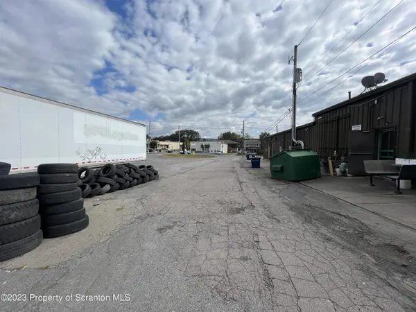 1560 Main ST, Peckville, PA 18452