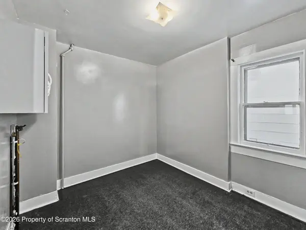 132 Smith ST #1st Fl, Dunmore, PA 18512