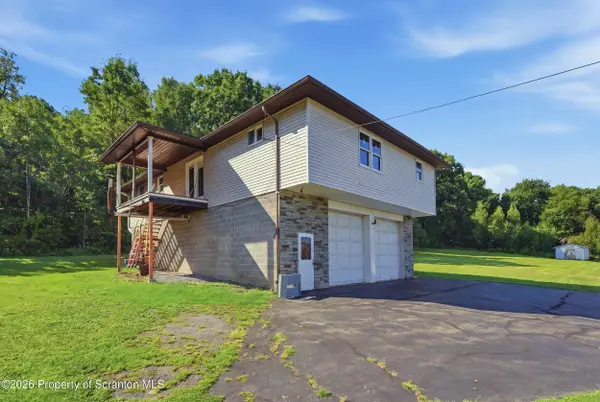 19 Demark RD, Pittston, PA 18640