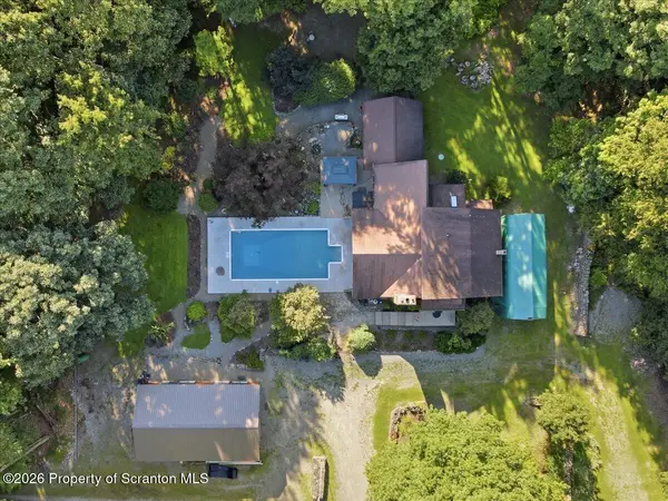 21 Wisnosky DR, Tunkhannock, PA 18657