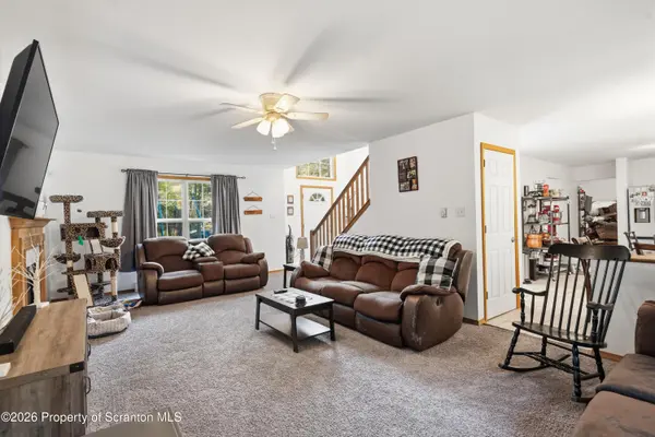 3156 Mohawk TRL, Tobyhanna, PA 18466