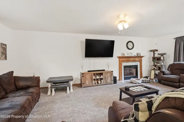 3156 Mohawk TRL, Tobyhanna, PA 18466