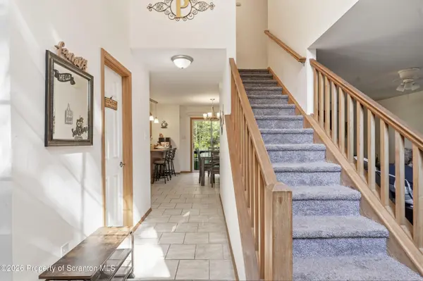 3156 Mohawk TRL, Tobyhanna, PA 18466