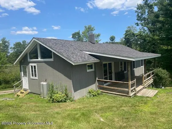 102 Craig RD, Waverly, PA 18471