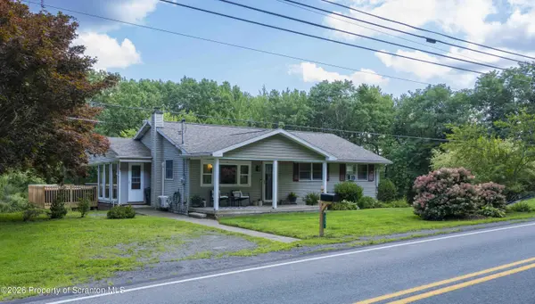 434 Chapman Lake RD, Scott Twp, PA 18433