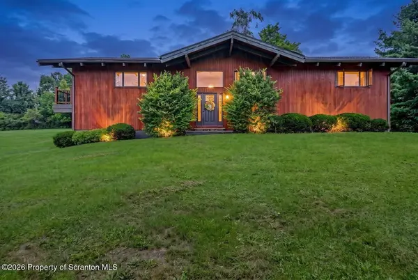 101 Show Kase RD, Clifford Twp, PA 18421