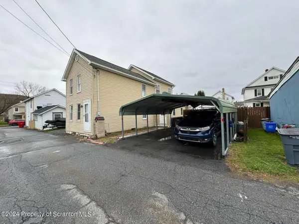 105 Hickory CT, Olyphant, PA 18447