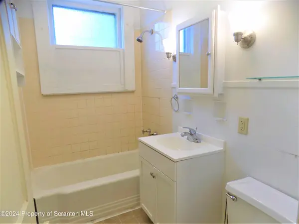 1543 Sanderson AVE #1B, Scranton, PA 18509