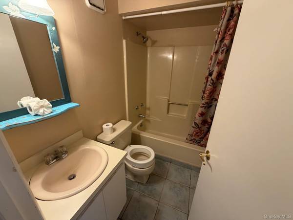 725 Miller AVE #221, Freeport, NY 11520