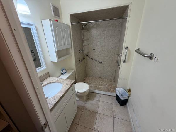 725 Miller AVE #221, Freeport, NY 11520