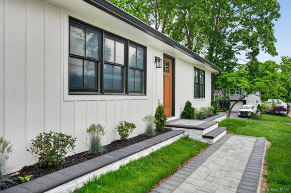 85 Kenneth AVE, Huntington, NY 11743