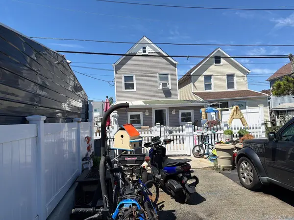 4 Bayview AVE, Howard Beach, NY 11414
