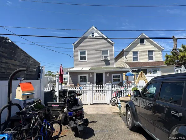 4 Bayview AVE, Howard Beach, NY 11414