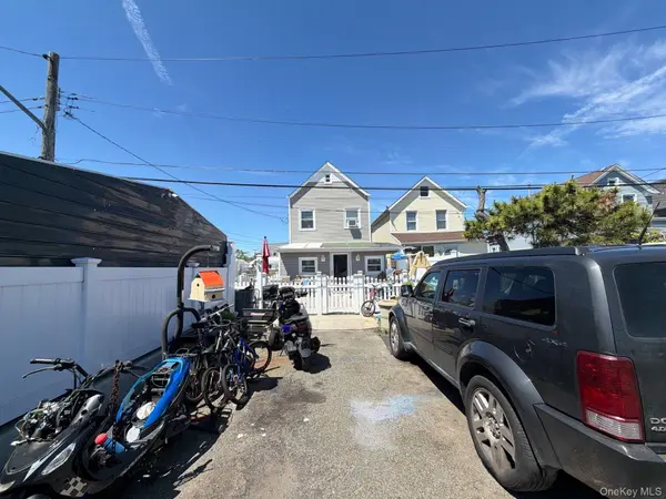4 Bayview AVE, Howard Beach, NY 11414