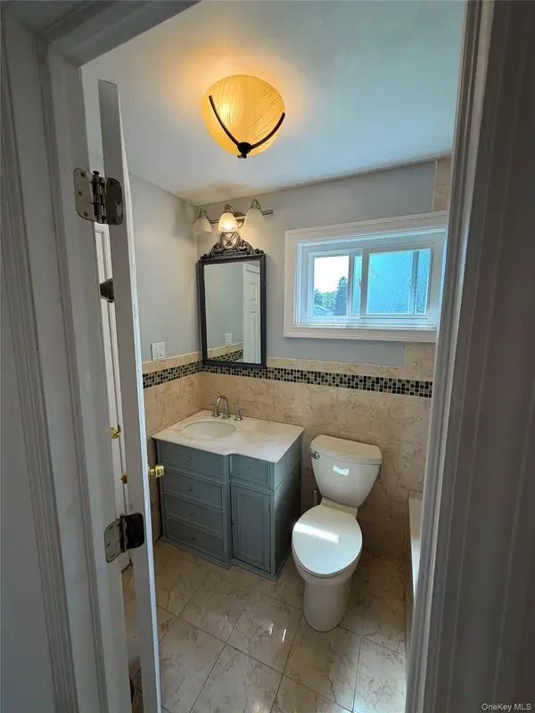 146 Moriches Middle Island RD, Shirley, NY 11967
