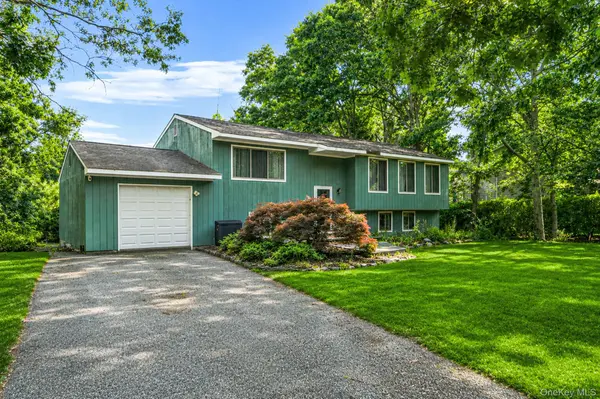 51 Trout Brook LN, Aquebogue, NY 11931