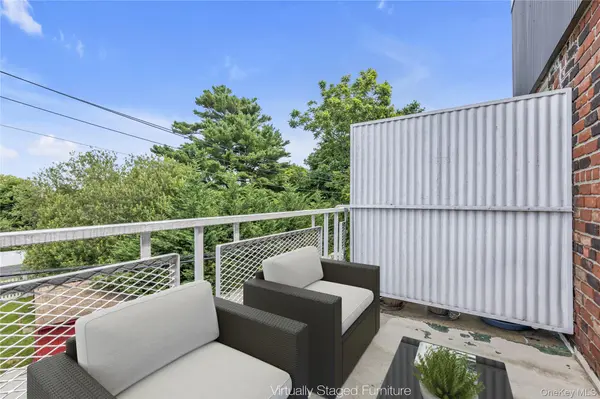 40 Daley PL #40-227, Lynbrook, NY 11563