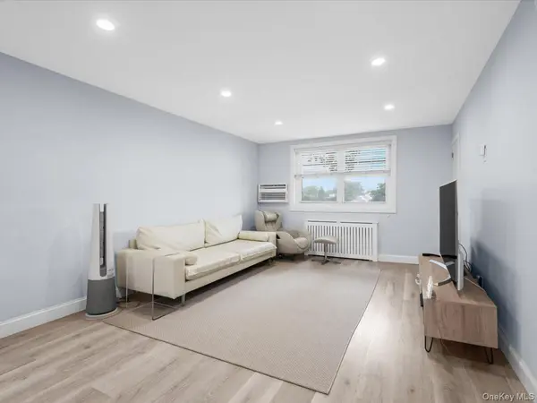 249-20 57TH AVE #262, Little Neck, NY 11362