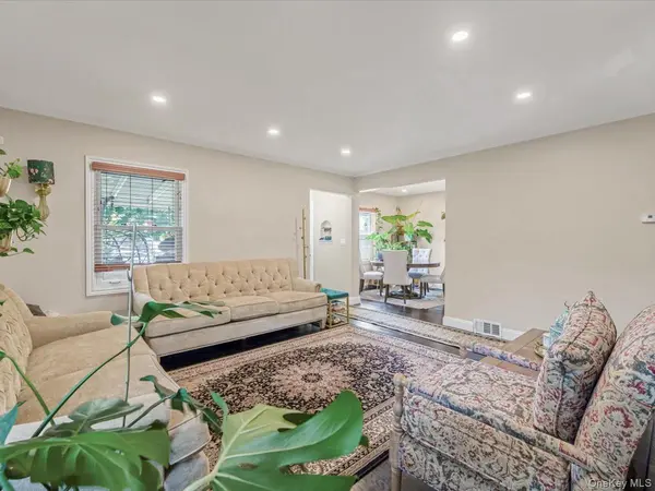 1517 Falmouth AVE, New Hyde Park, NY 11040