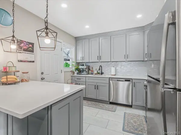 1517 Falmouth AVE, New Hyde Park, NY 11040