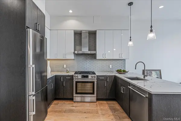 26-33 28th ST #4A, Astoria, NY 11102