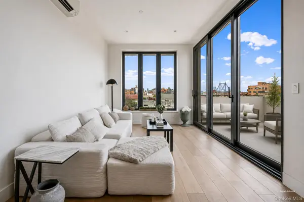 26-33 28th ST #4A, Astoria, NY 11102