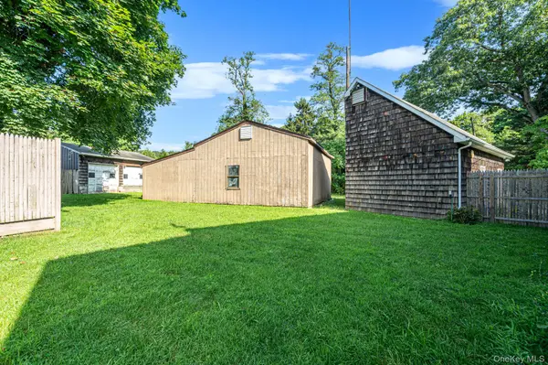 193 McKay RD, Huntington Station, NY 11746